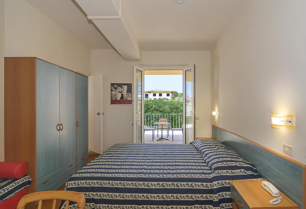 Hotel Apuana Marina di Pietrasanta Kültér fotó