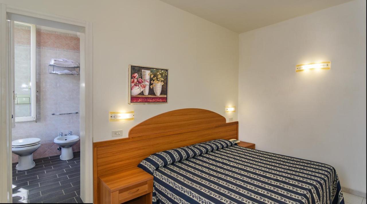 Hotel Apuana Marina di Pietrasanta Kültér fotó