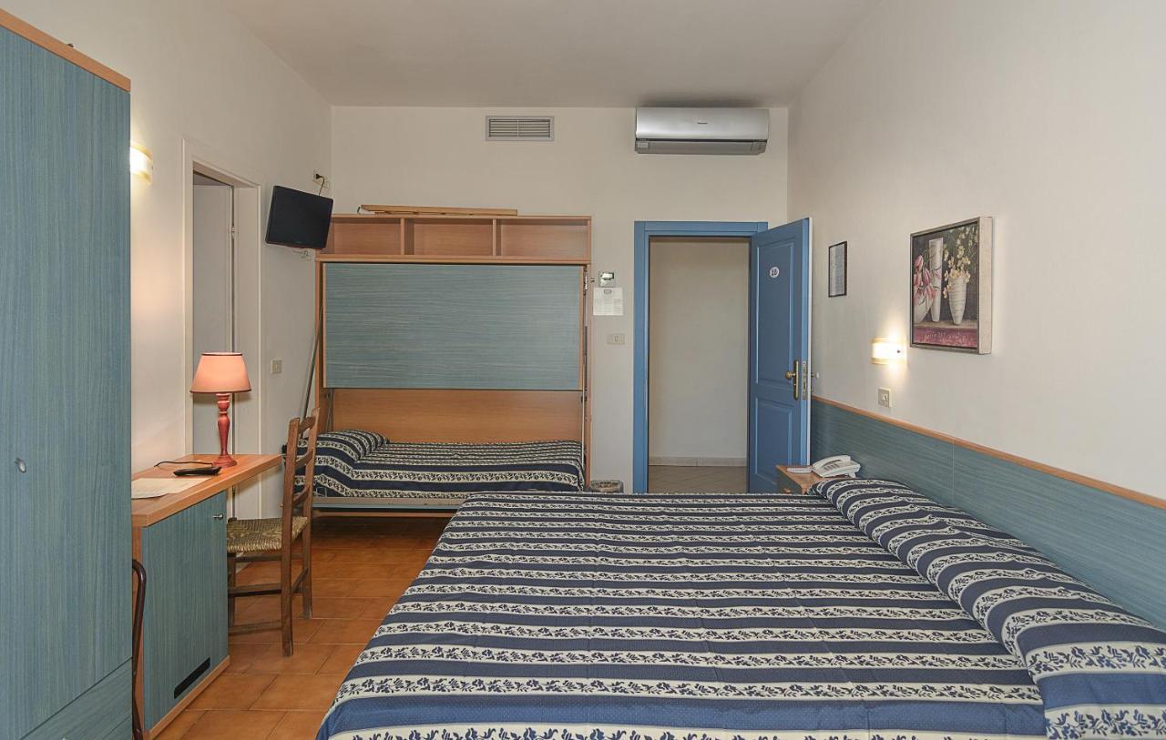 Hotel Apuana Marina di Pietrasanta Kültér fotó