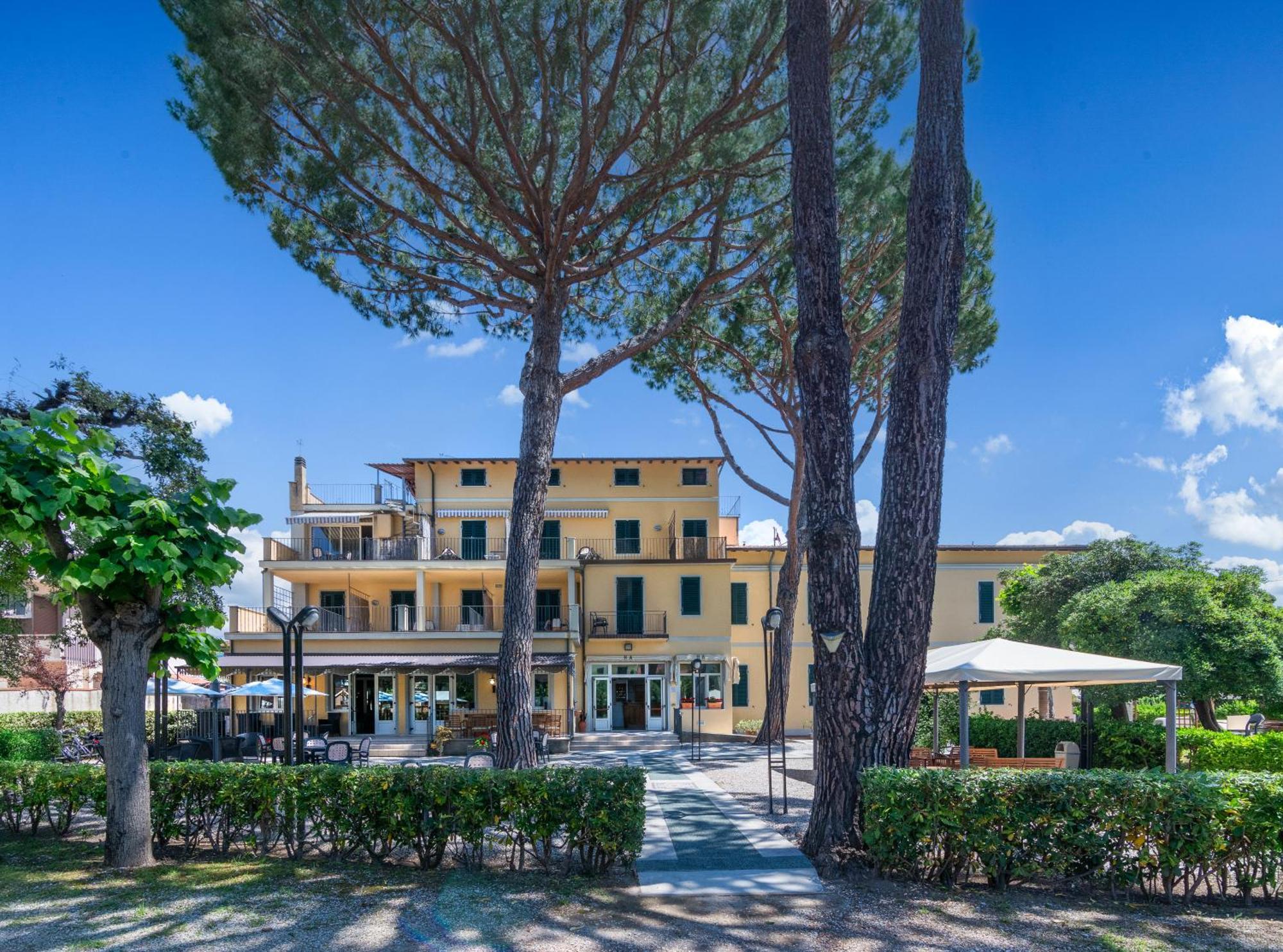 Hotel Apuana Marina di Pietrasanta Kültér fotó