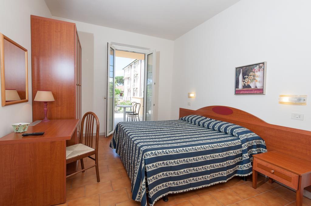 Hotel Apuana Marina di Pietrasanta Kültér fotó