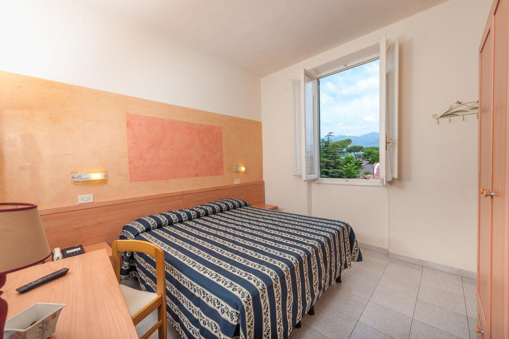 Hotel Apuana Marina di Pietrasanta Kültér fotó