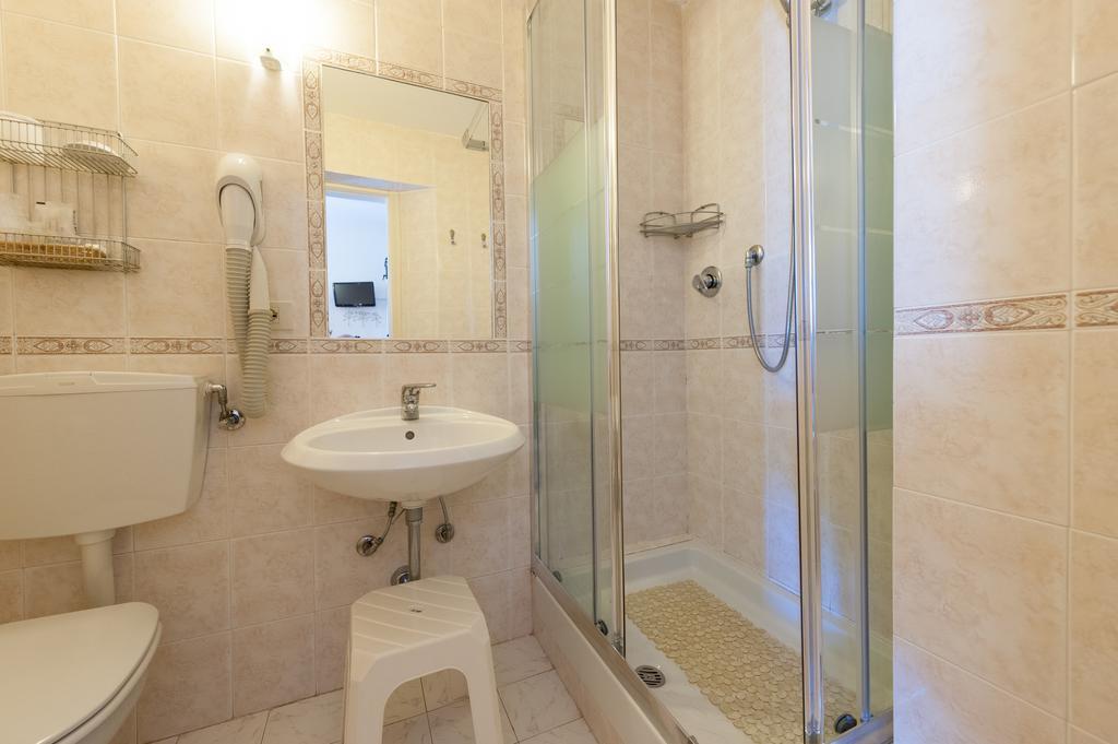 Hotel Apuana Marina di Pietrasanta Kültér fotó